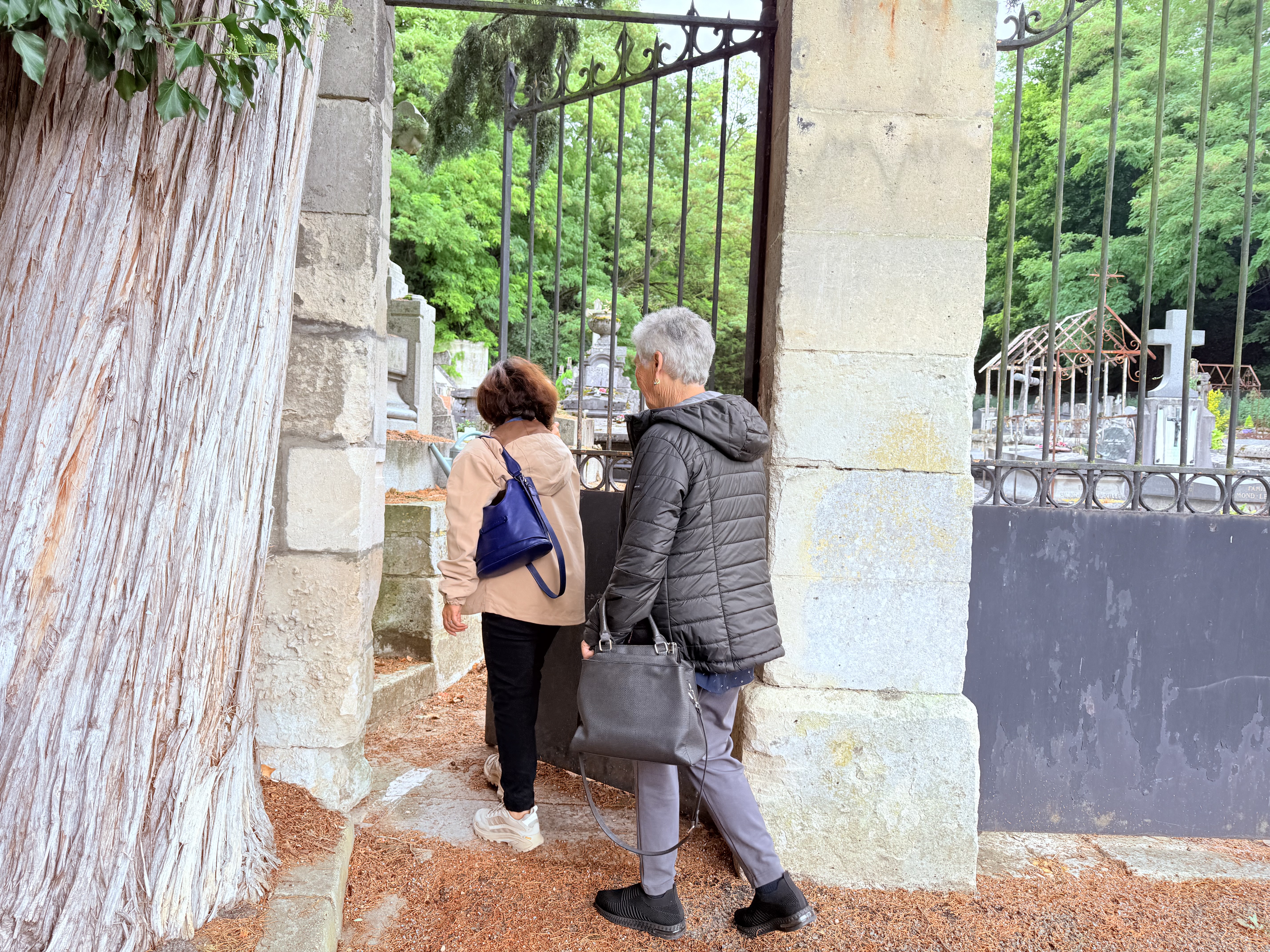 Accompagnement sur la tombe d'un proche